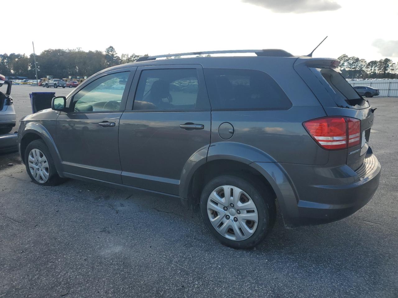 2018 DODGE JOURNEY SE photo 4