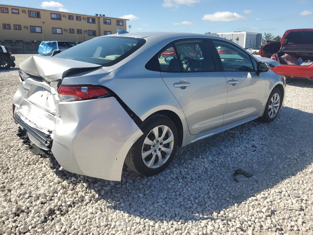2022 TOYOTA COROLLA LE photo 5