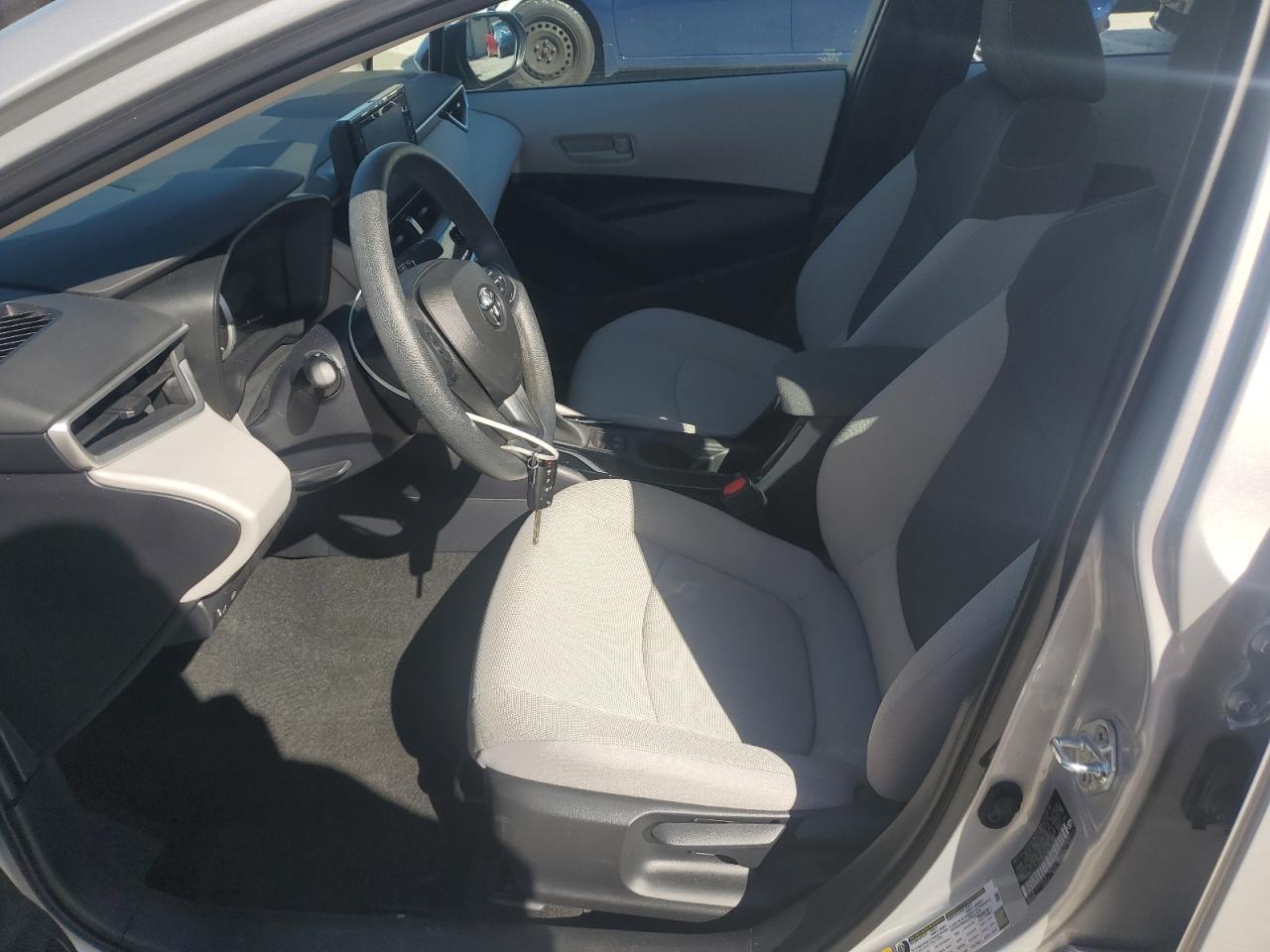2022 TOYOTA COROLLA LE photo 13