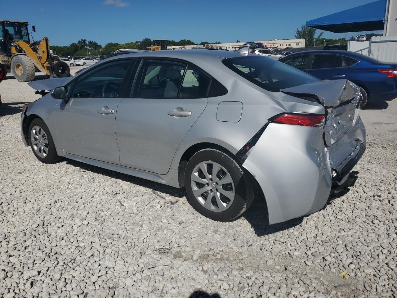 2022 TOYOTA COROLLA LE photo 3