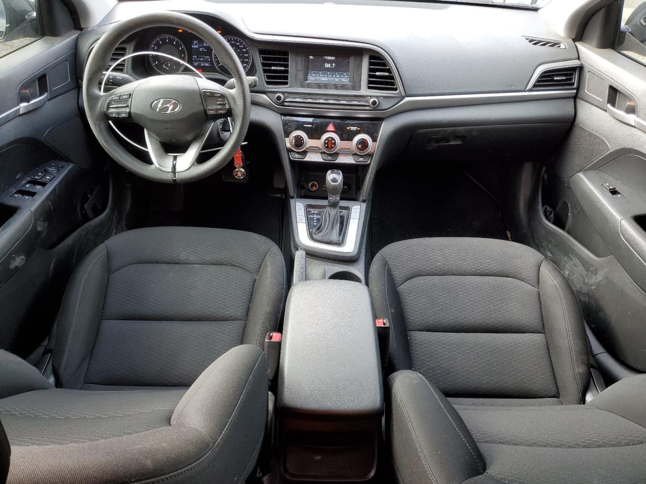 2019 HYUNDAI ELANTRA SE photo 8
