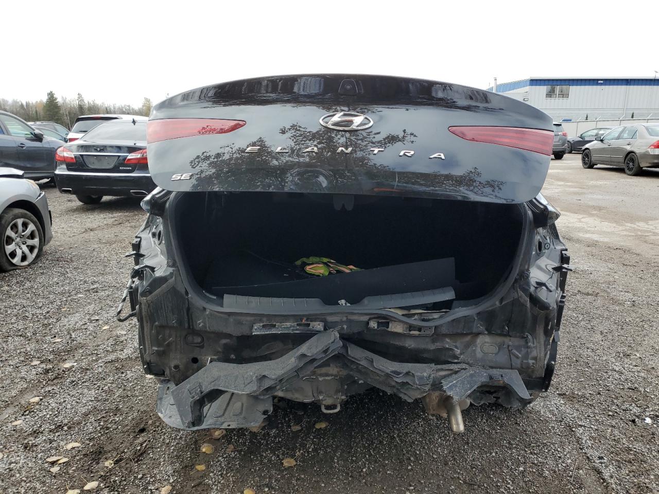 2019 HYUNDAI ELANTRA SE photo 6
