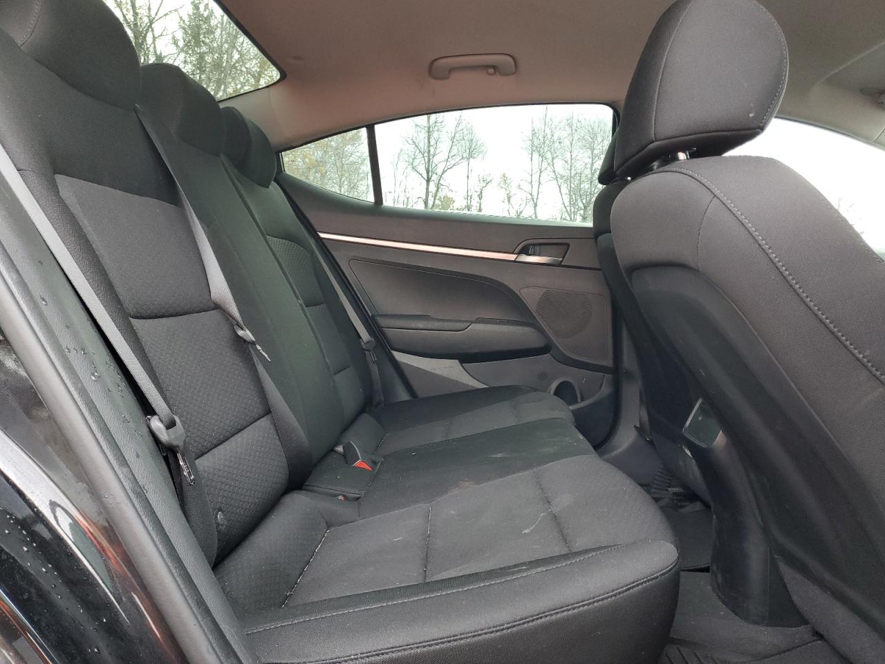 2019 HYUNDAI ELANTRA SE photo 10