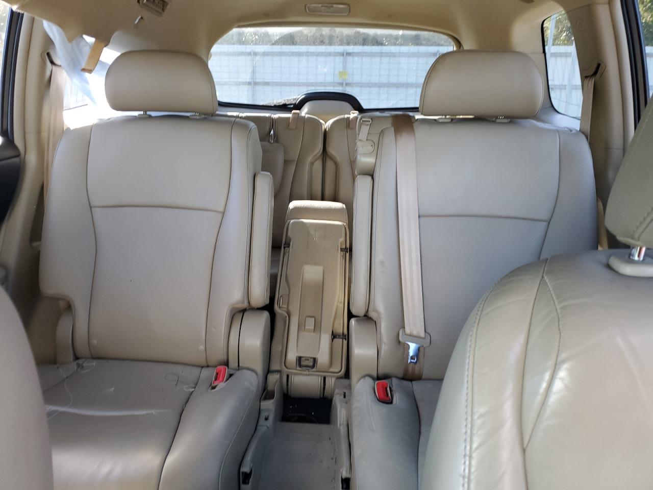 2013 TOYOTA HIGHLANDER SE photo 10