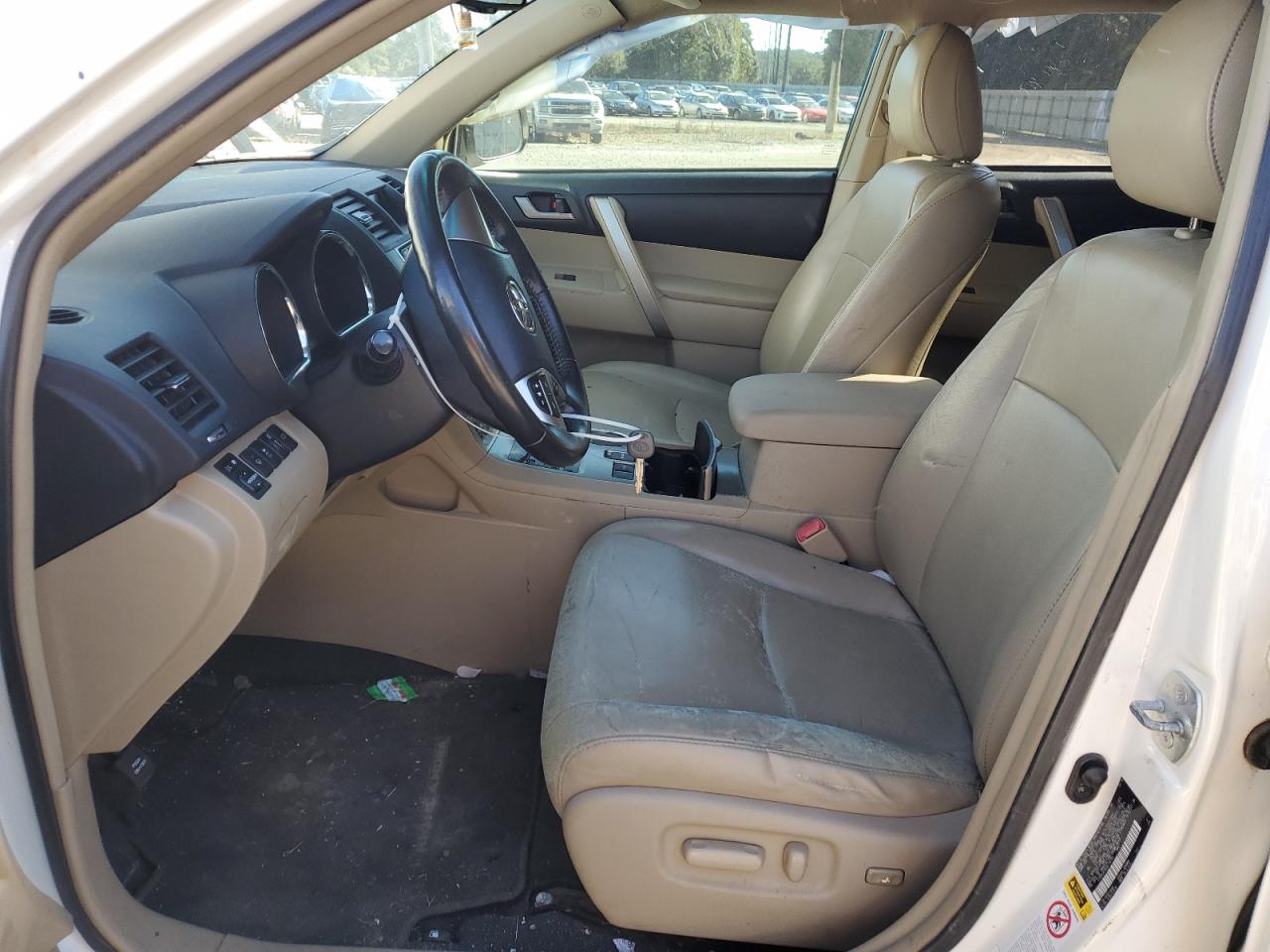 2013 TOYOTA HIGHLANDER SE photo 7