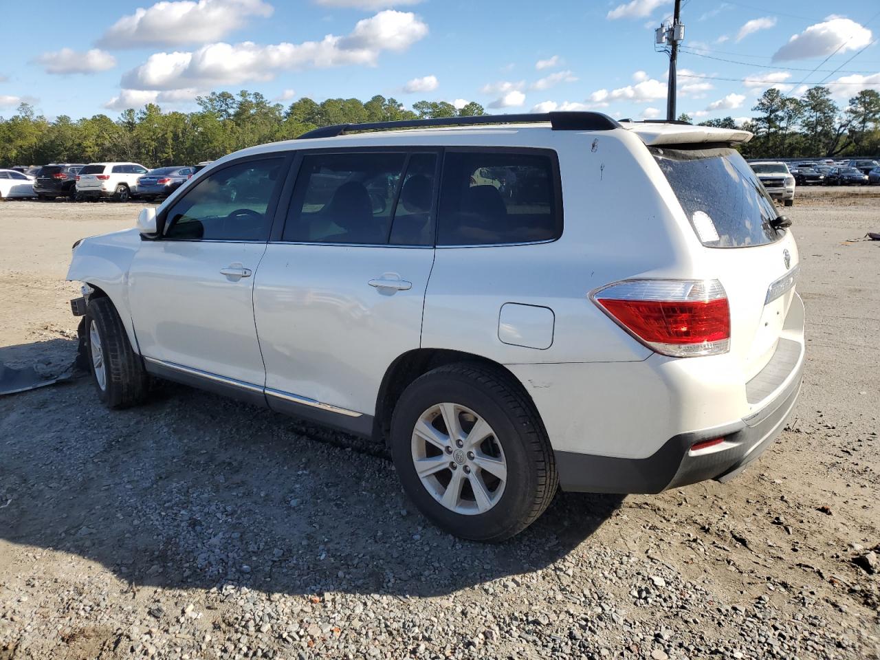 2013 TOYOTA HIGHLANDER SE photo 2