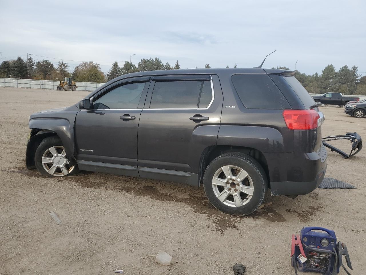 2013 GMC TERRAIN photo 2