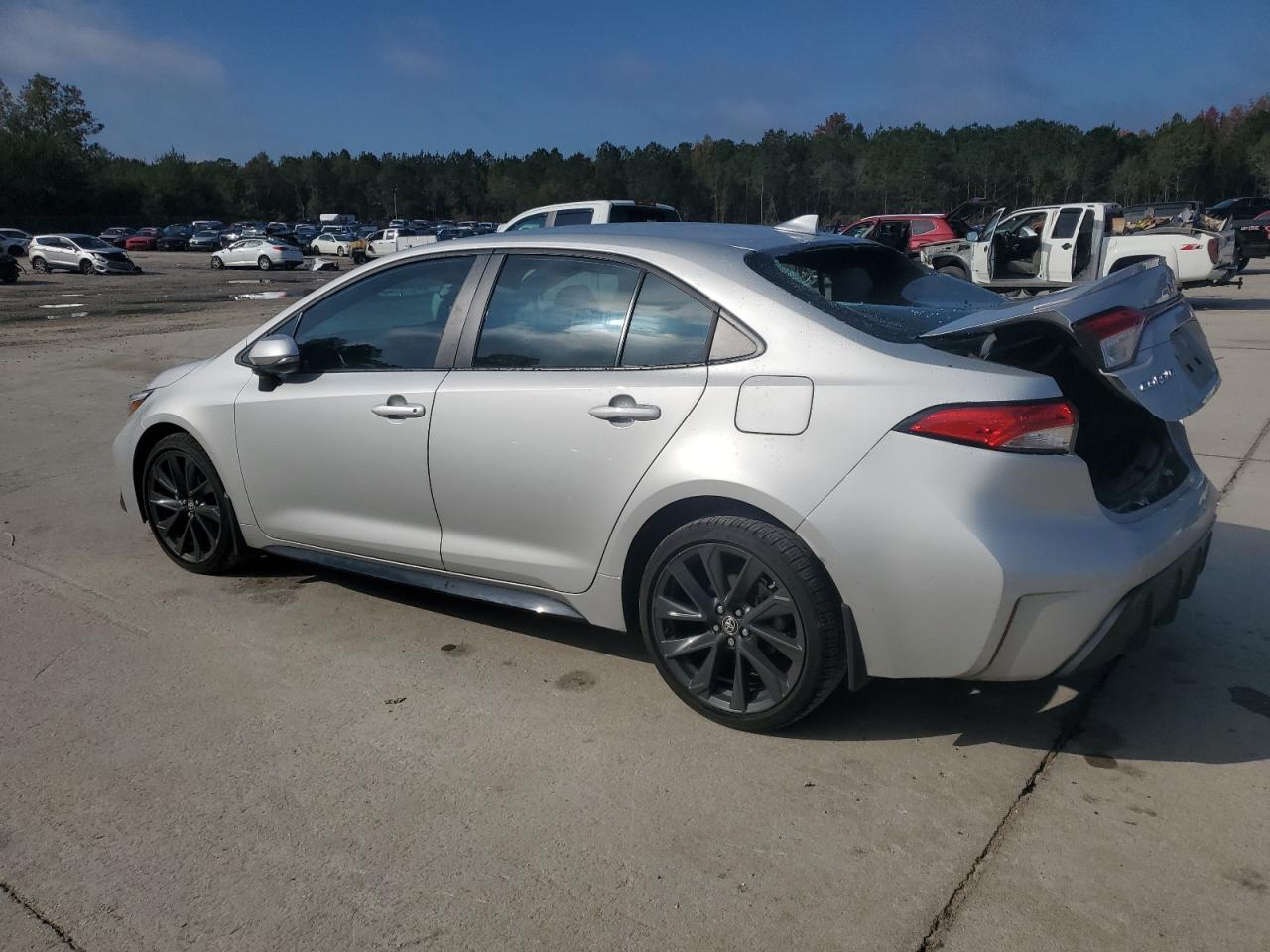 2025 TOYOTA COROLLA SE photo 3