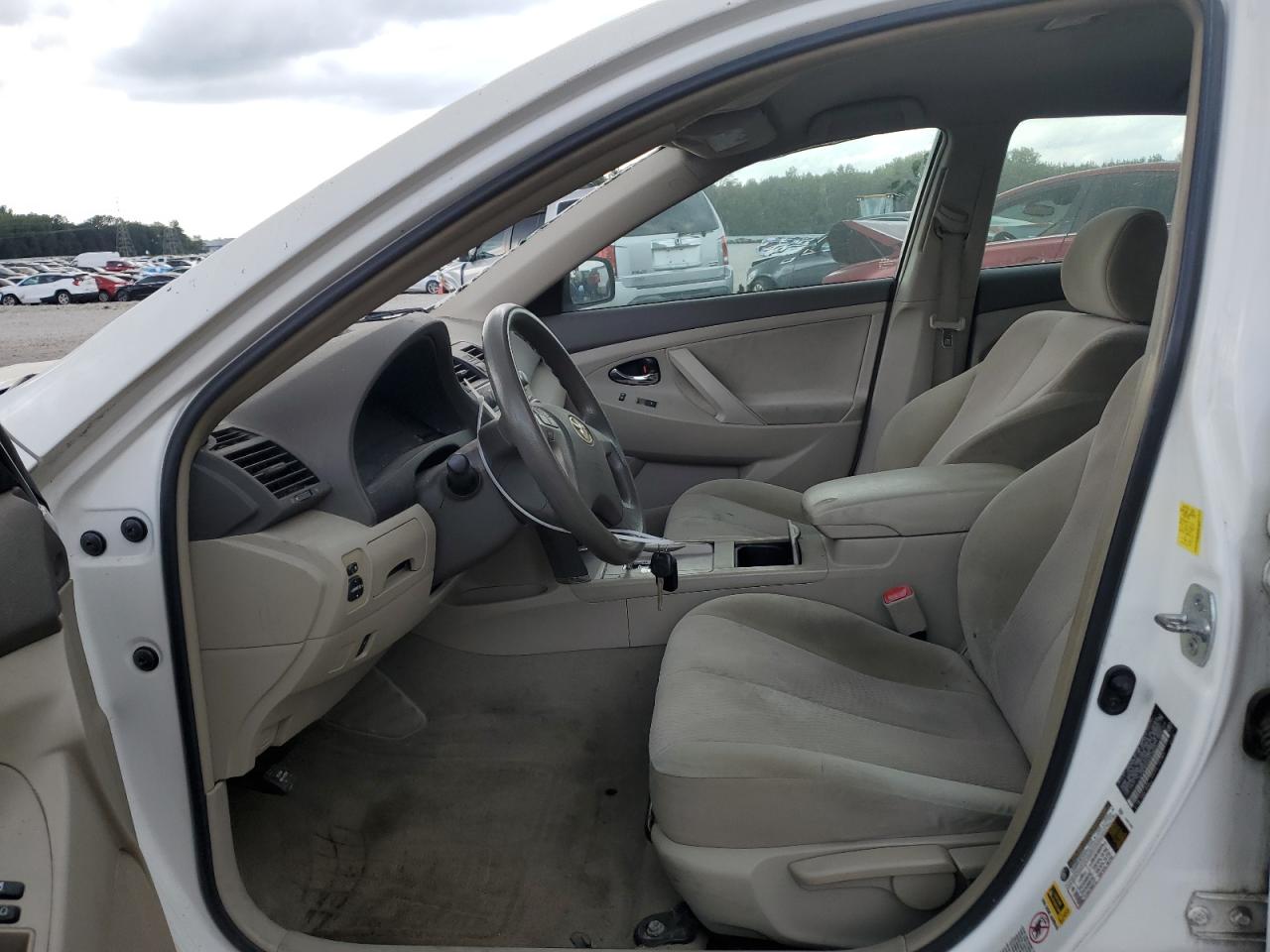 2011 TOYOTA CAMRY BASE photo 19