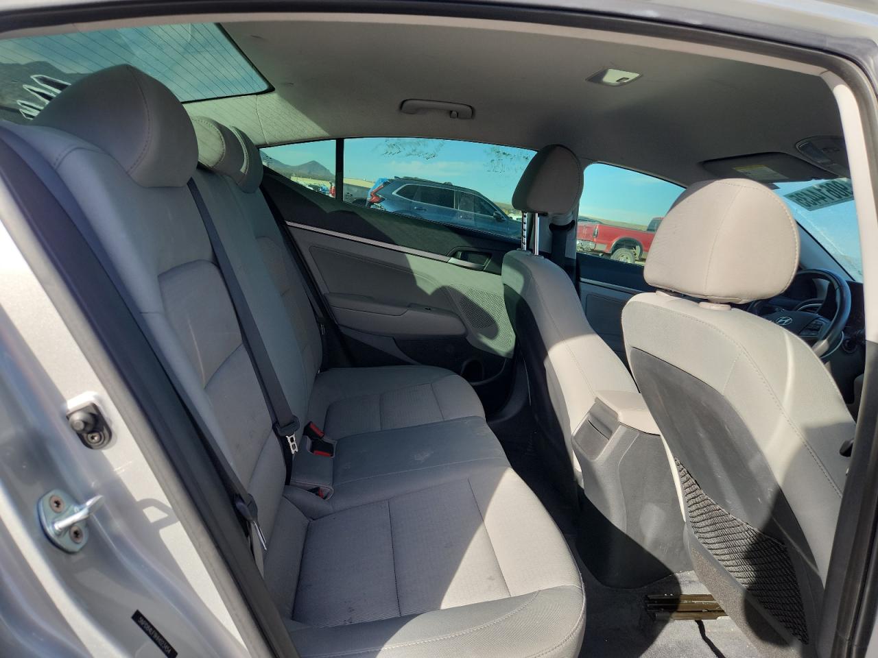 2017 HYUNDAI ELANTRA SE photo 10