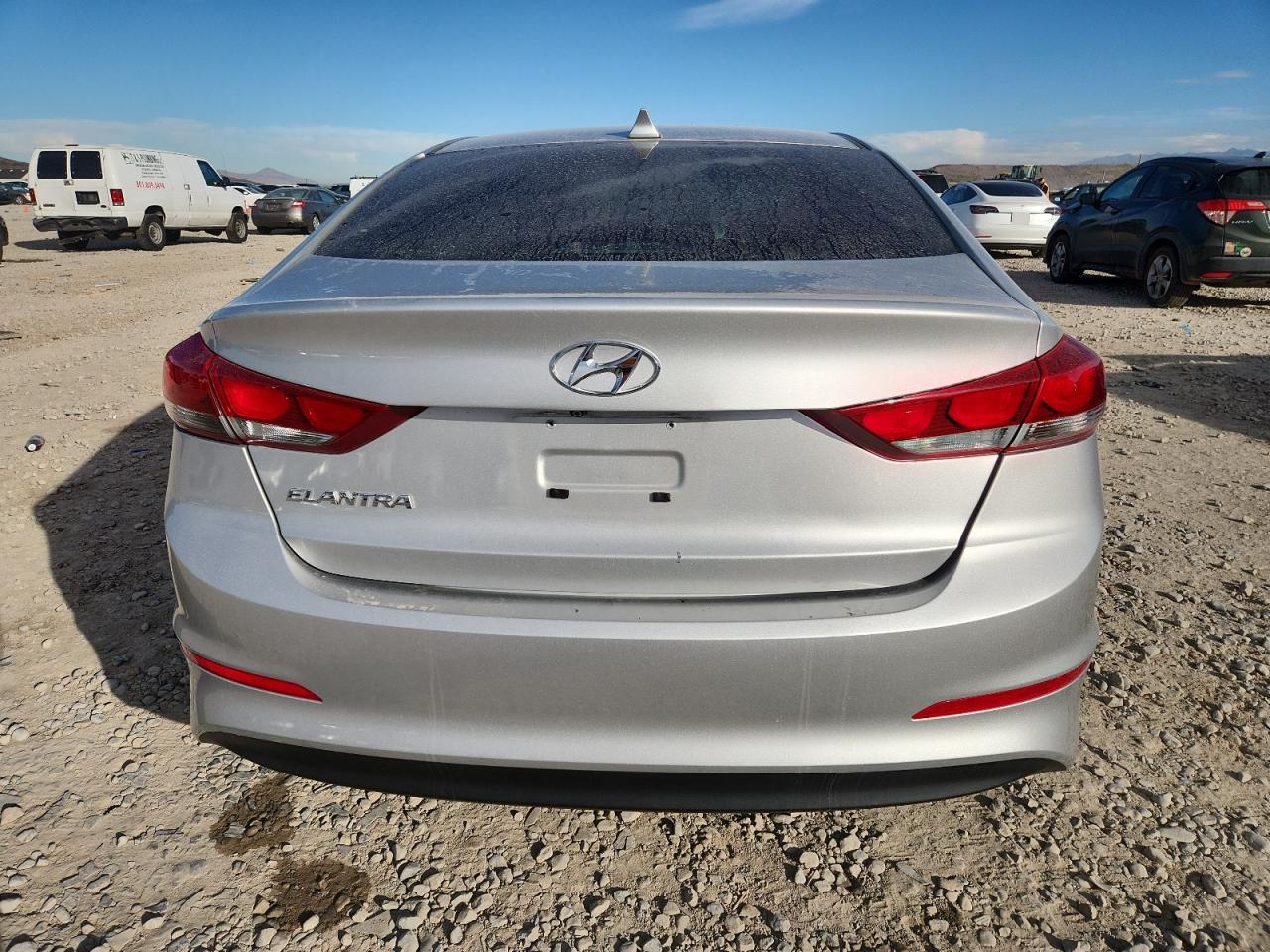 2017 HYUNDAI ELANTRA SE photo 6