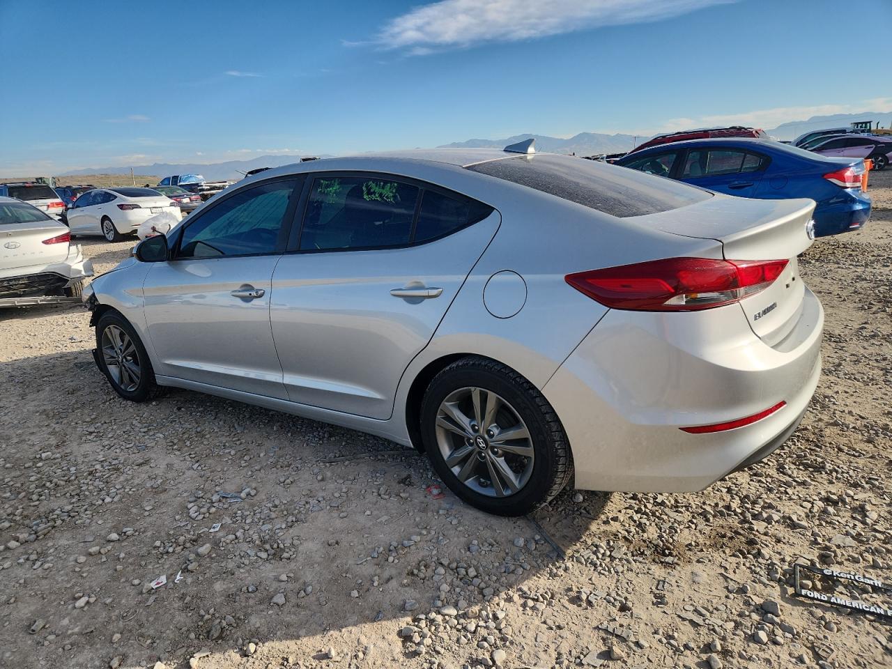 2017 HYUNDAI ELANTRA SE photo 2