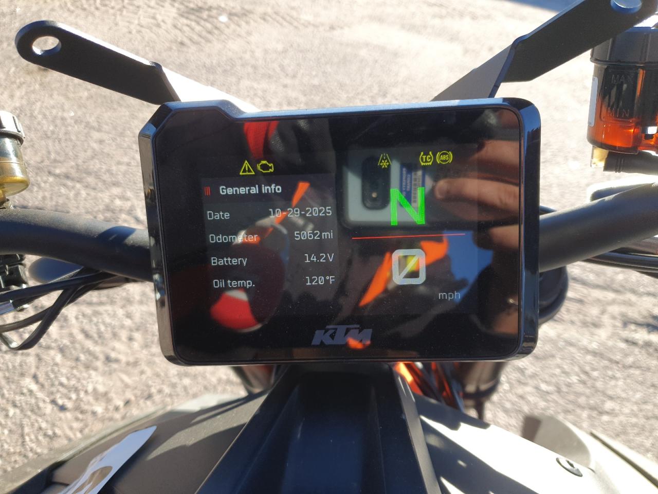 2021 KTM 1290 SUPER DUKE R photo 13