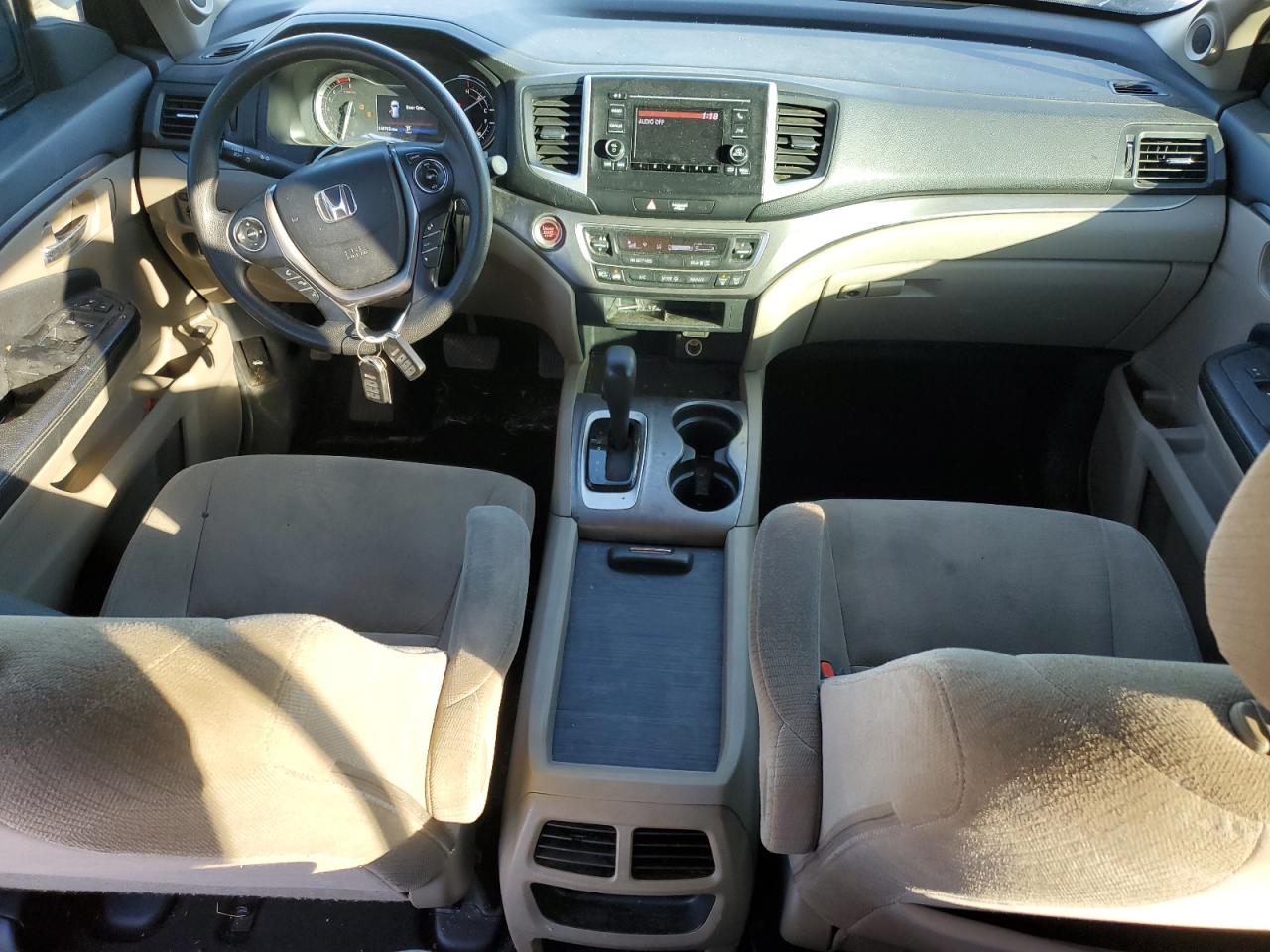 2016 HONDA PILOT LX photo 8