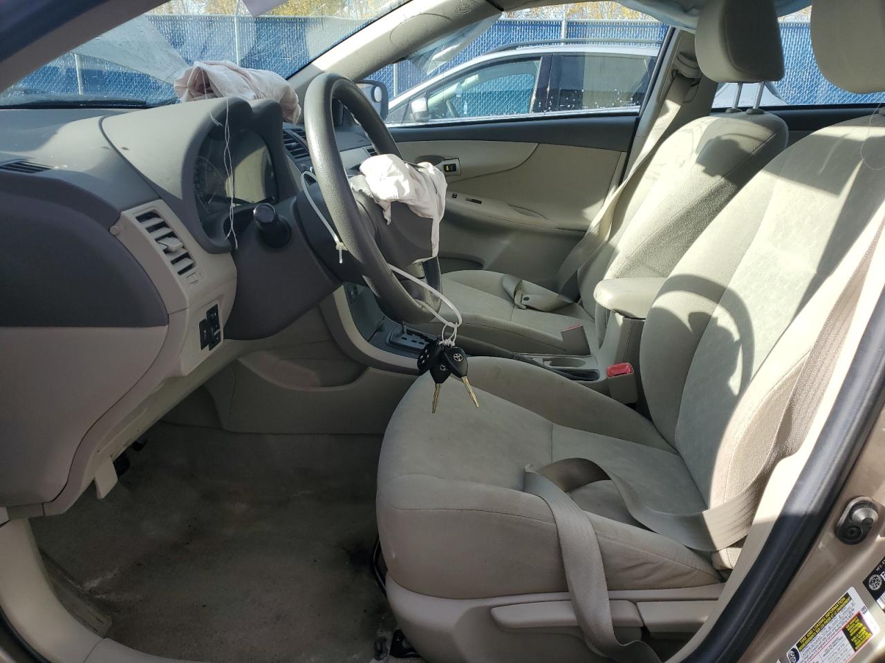 2010 TOYOTA COROLLA BASE photo 19