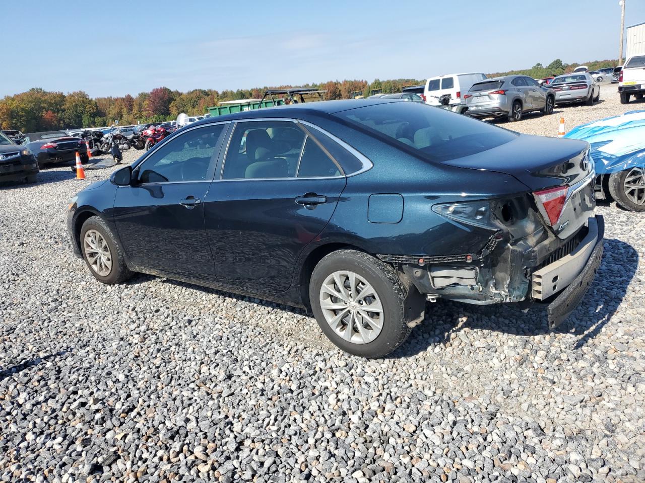 2016 TOYOTA CAMRY LE photo 4