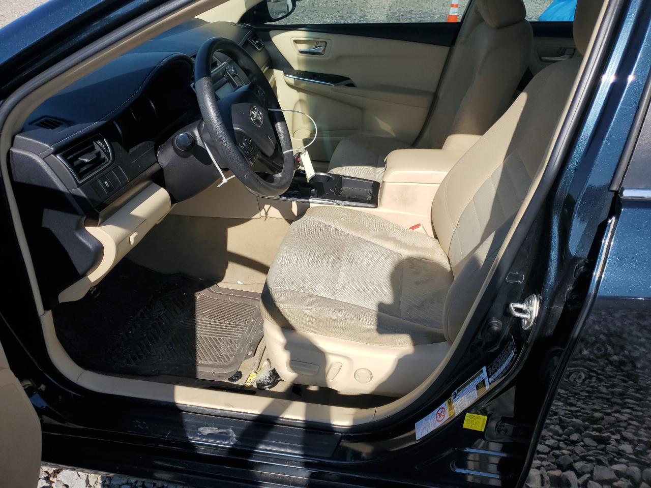 2016 TOYOTA CAMRY LE photo 19
