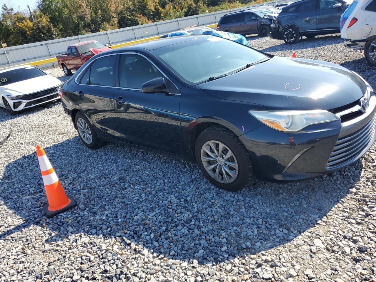2016 TOYOTA CAMRY LE photo 10
