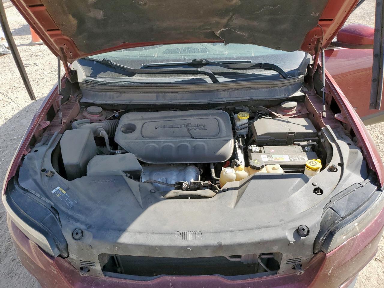 2019 JEEP CHEROKEE photo 12