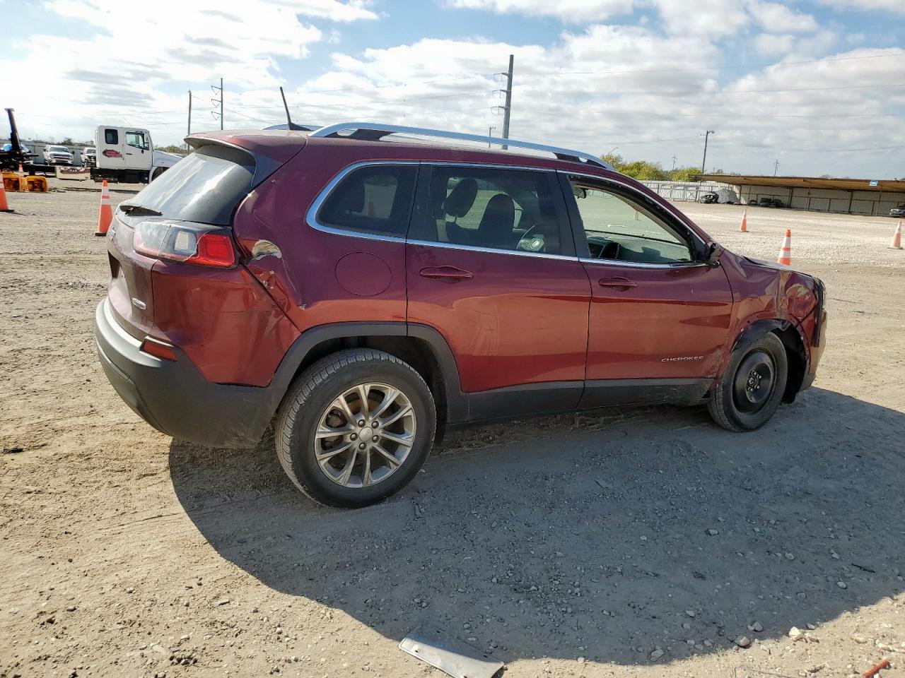 2019 JEEP CHEROKEE photo 3