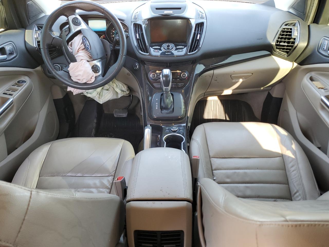 2016 FORD ESCAPE photo 8