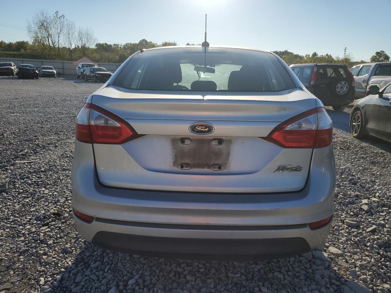 2016 FORD FIESTA S photo 16