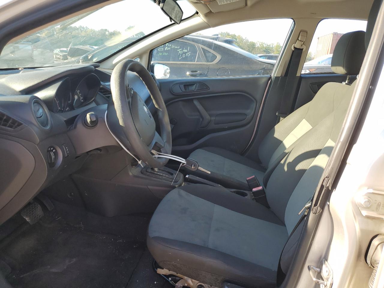 2016 FORD FIESTA S photo 19