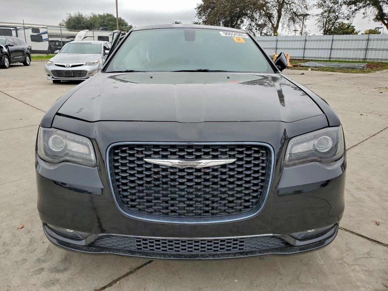 2019 CHRYSLER 300 S photo 9