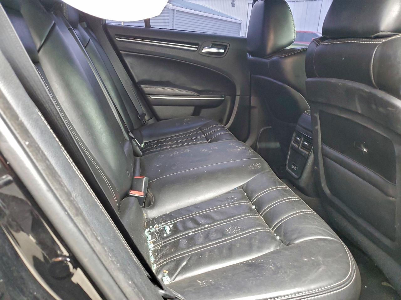 2019 CHRYSLER 300 S photo 19