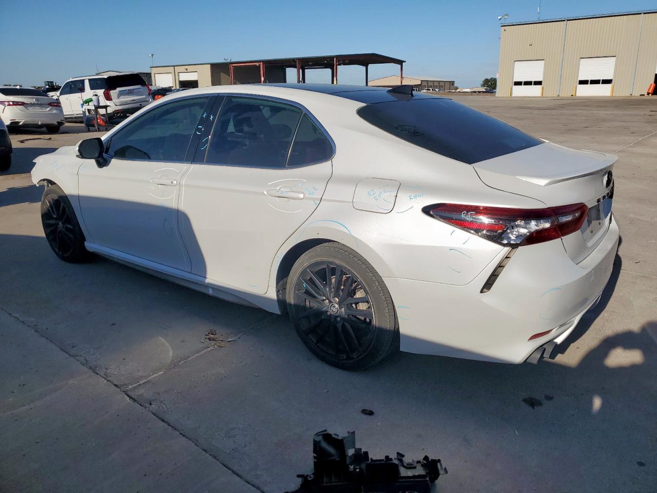 2021 TOYOTA CAMRY XSE photo 3