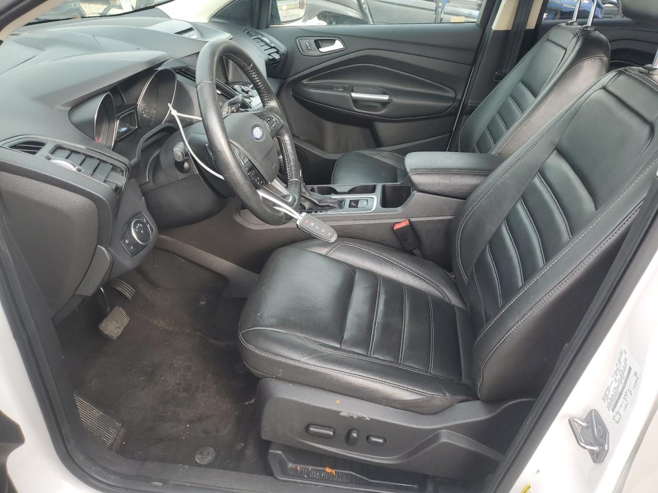 2017 FORD ESCAPE TITANIUM photo 19