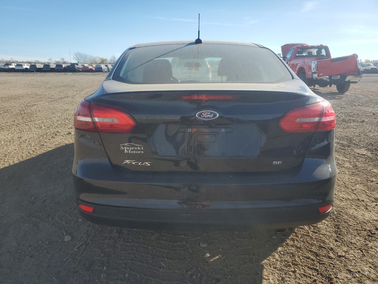 2018 FORD FOCUS SE photo 6