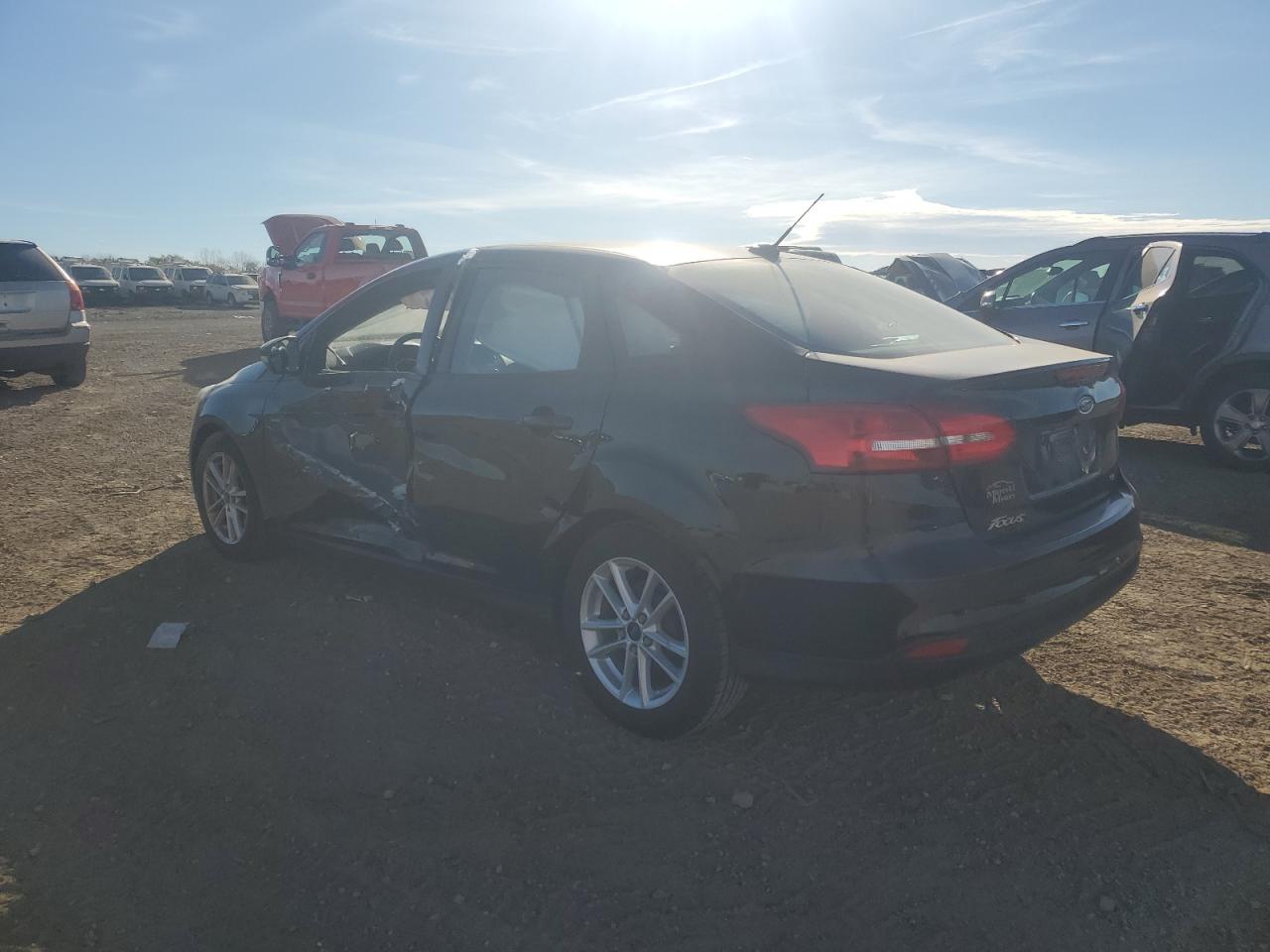 2018 FORD FOCUS SE photo 2