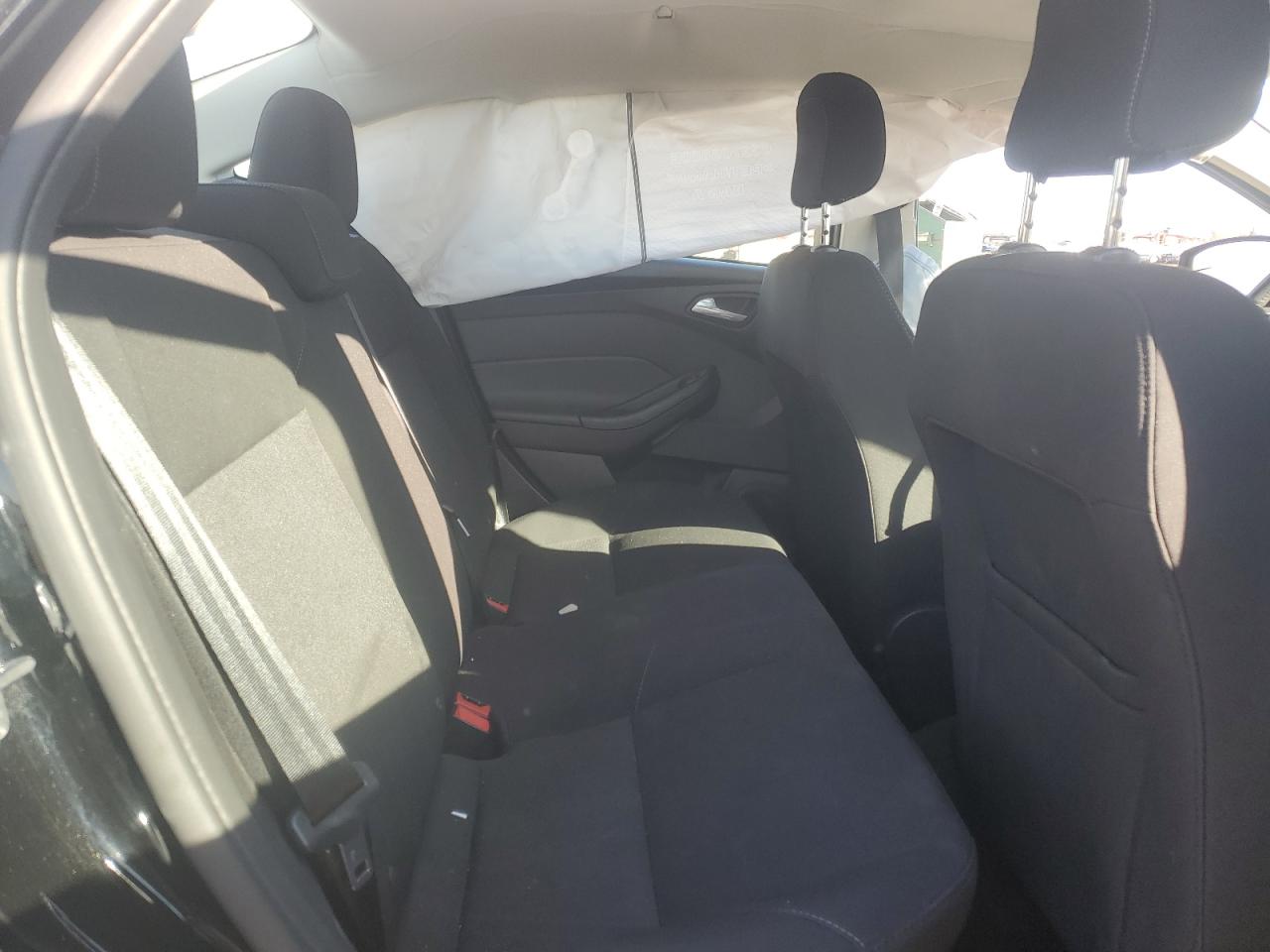 2018 FORD FOCUS SE photo 10