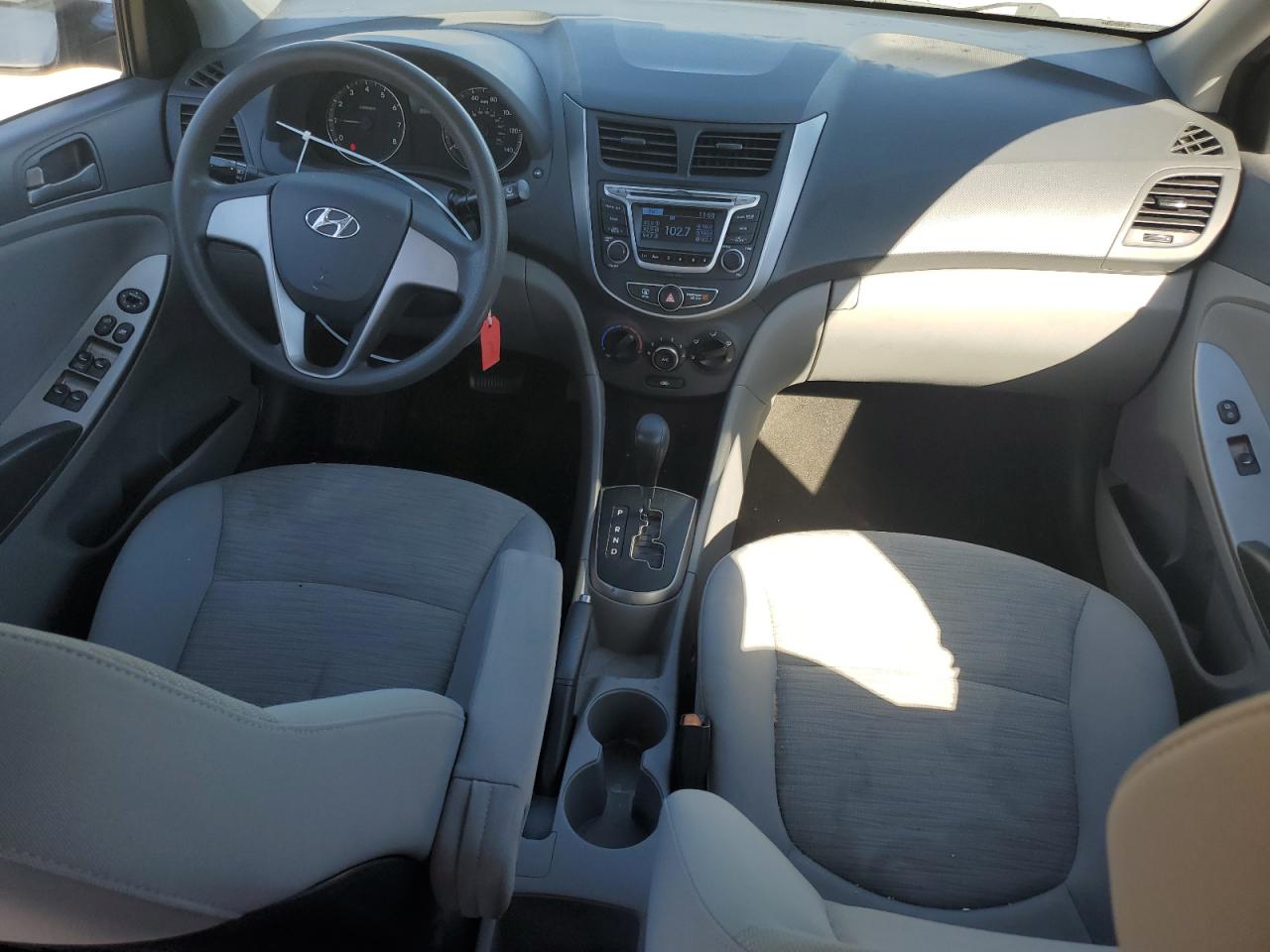 2017 HYUNDAI ACCENT SE photo 8
