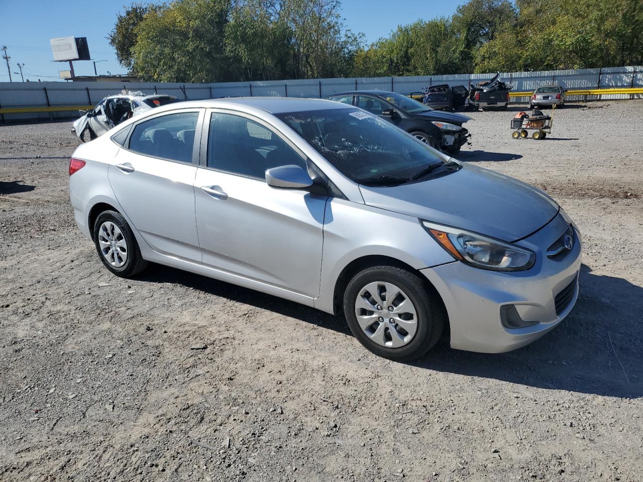 2017 HYUNDAI ACCENT SE photo 4