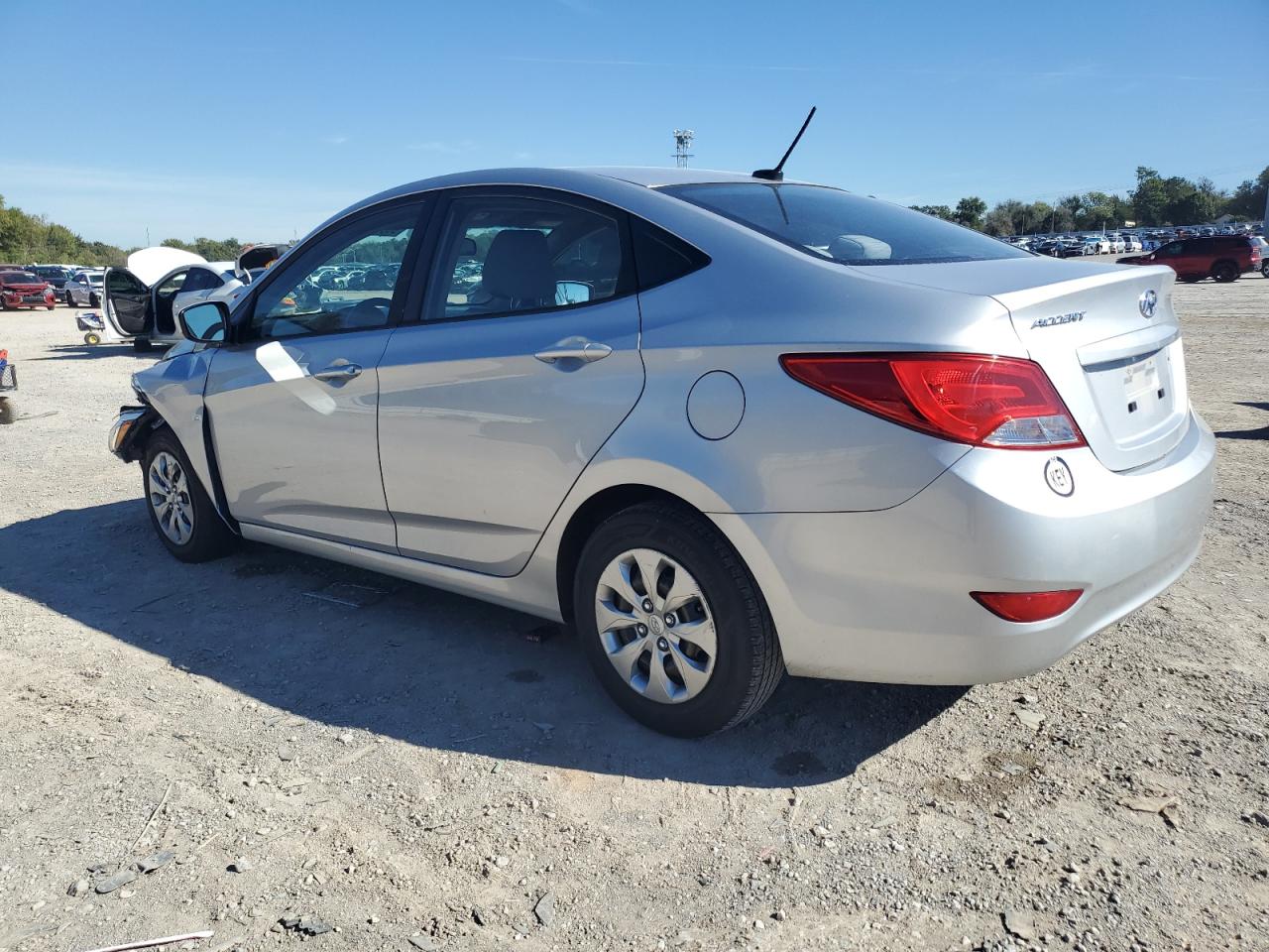 2017 HYUNDAI ACCENT SE photo 2