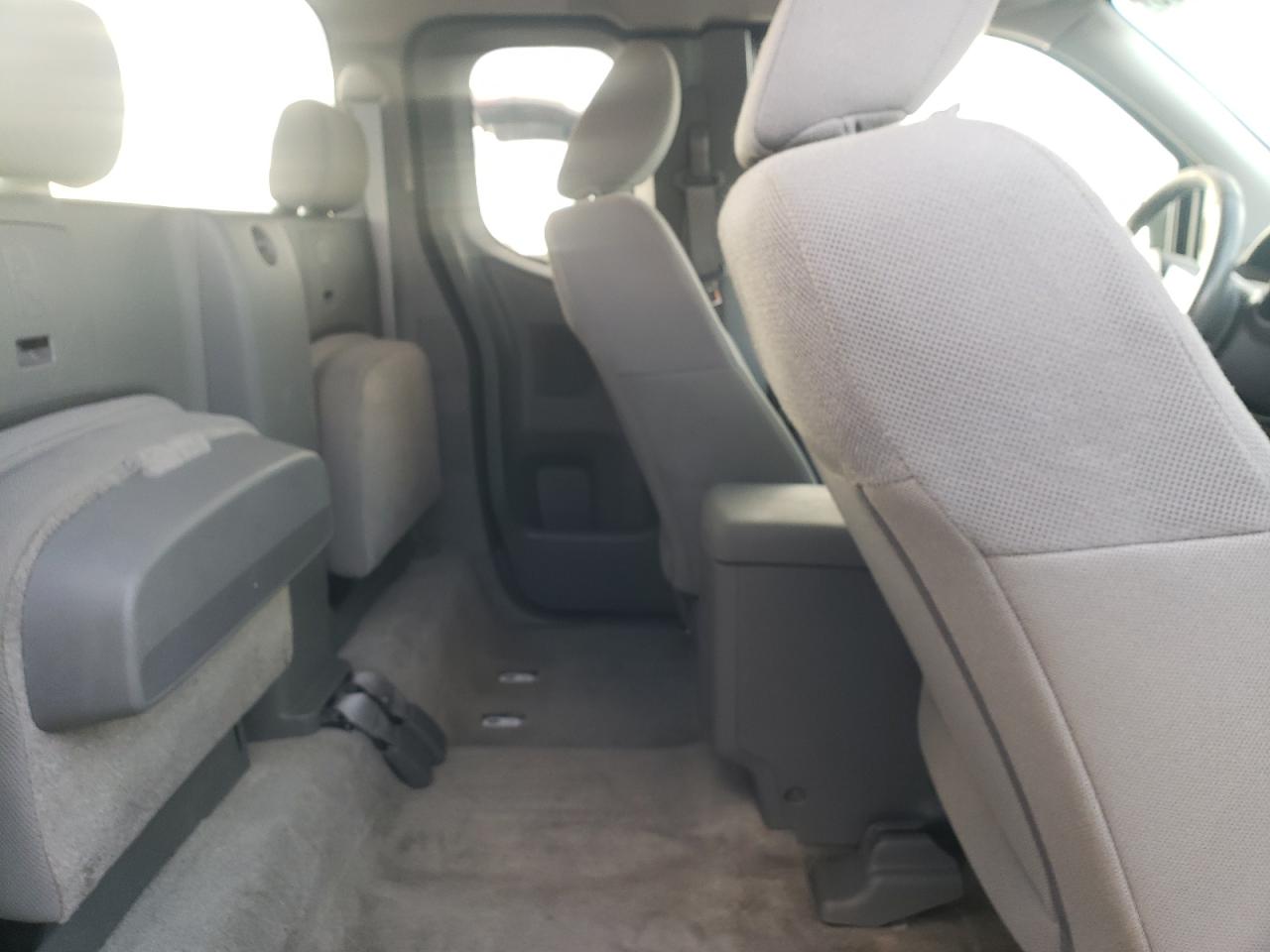 2017 NISSAN FRONTIER S photo 10