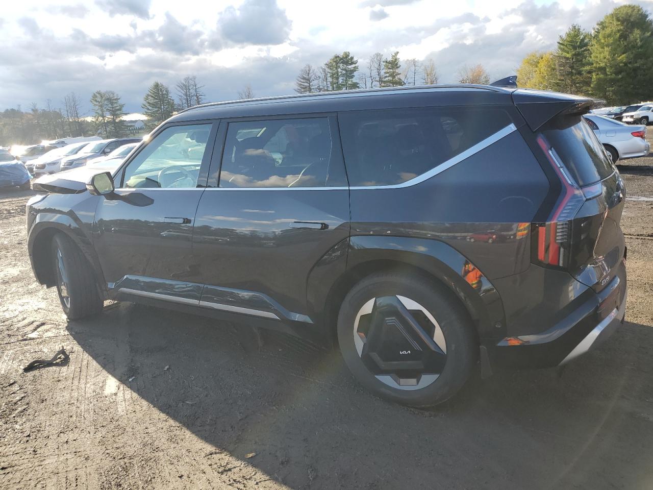 2024 KIA EV9 LAND photo 4