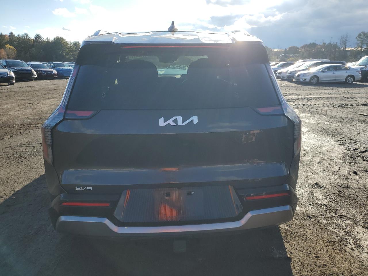 2024 KIA EV9 LAND photo 16