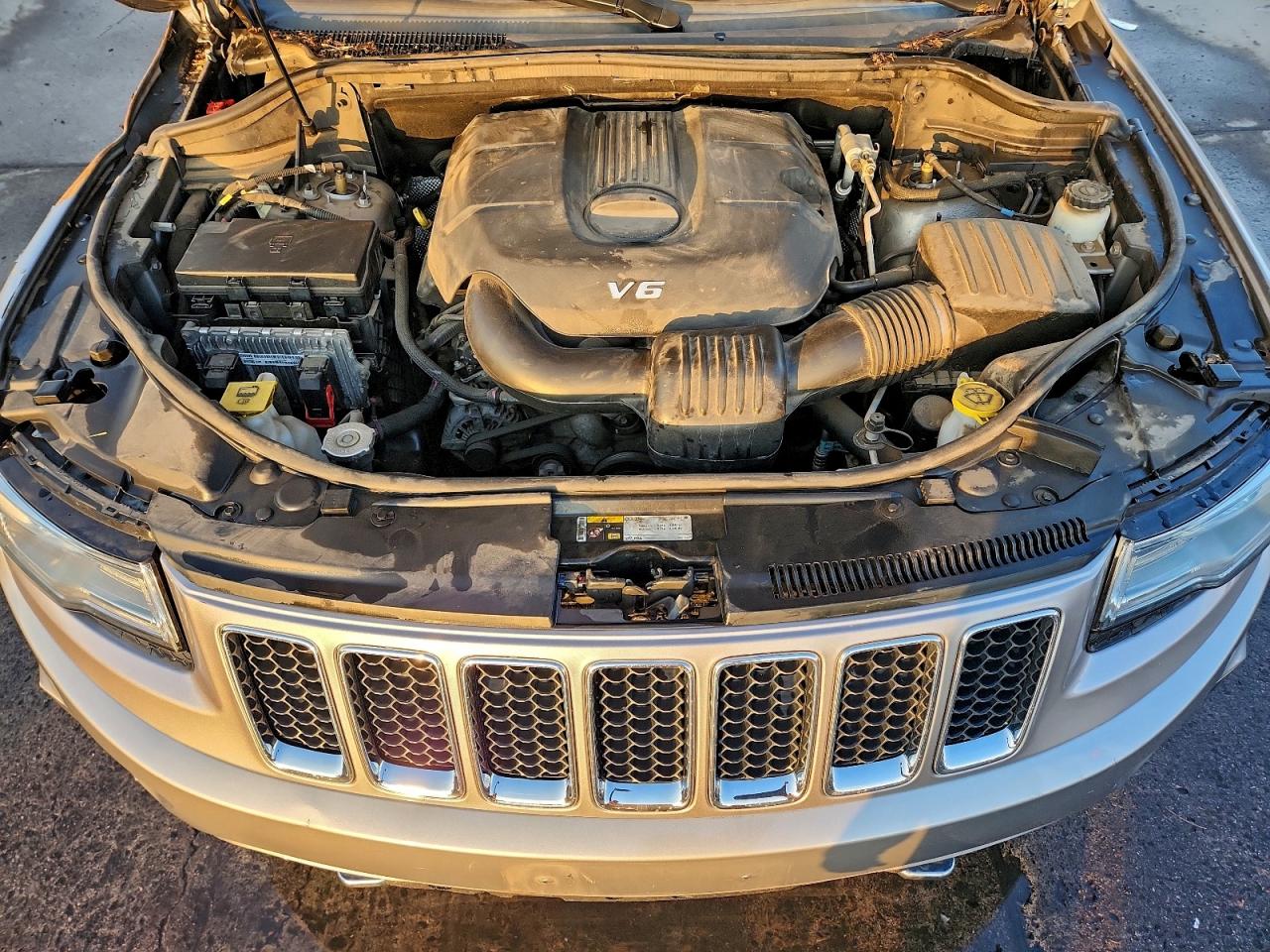 2014 JEEP GRAND CHEROKEE OVERLAND photo 12