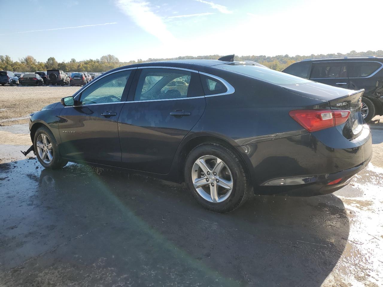2023 CHEVROLET MALIBU LT photo 3