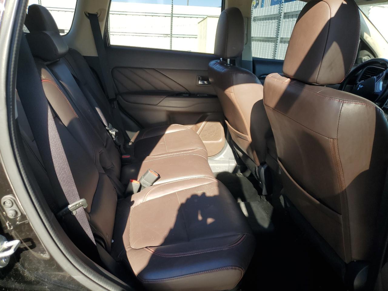 2018 MITSUBISHI OUTLANDER SE photo 11