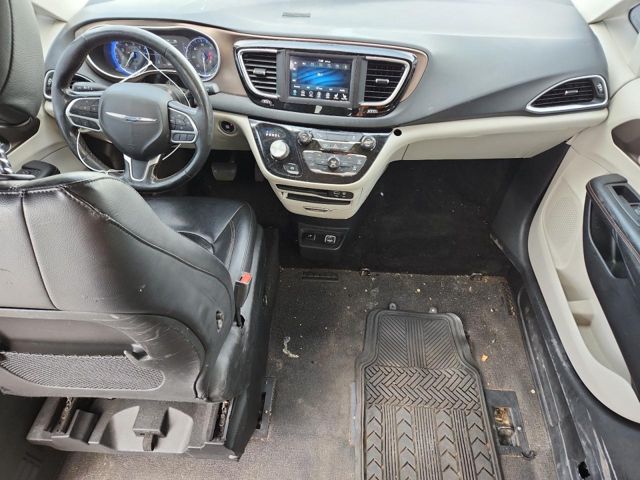 2019 CHRYSLER PACIFICA TOURING L photo 15
