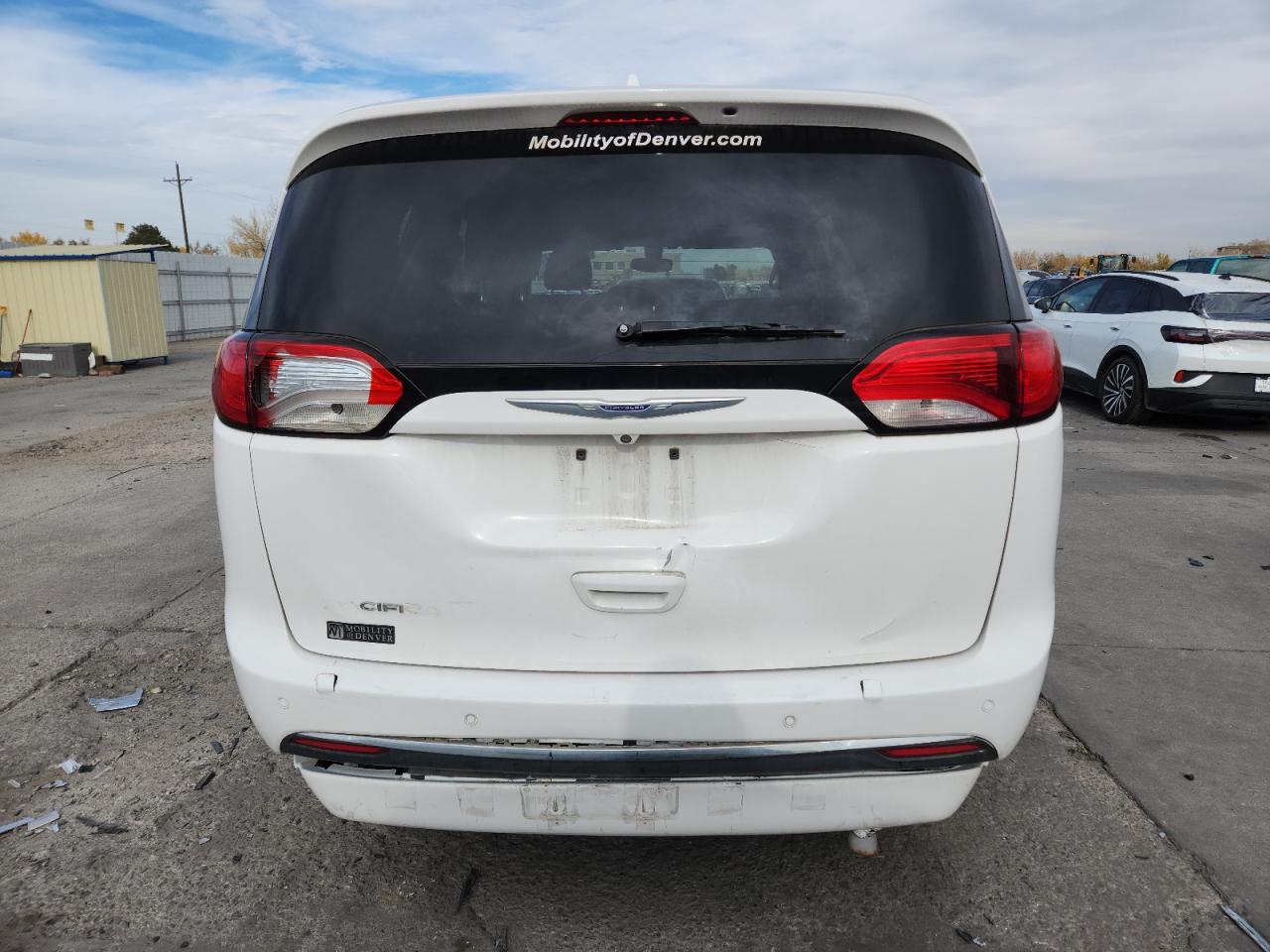 2019 CHRYSLER PACIFICA TOURING L photo 11