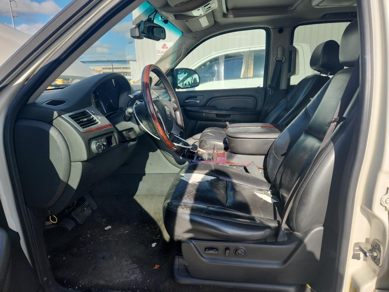 2008 CADILLAC ESCALADE LUXURY photo 13