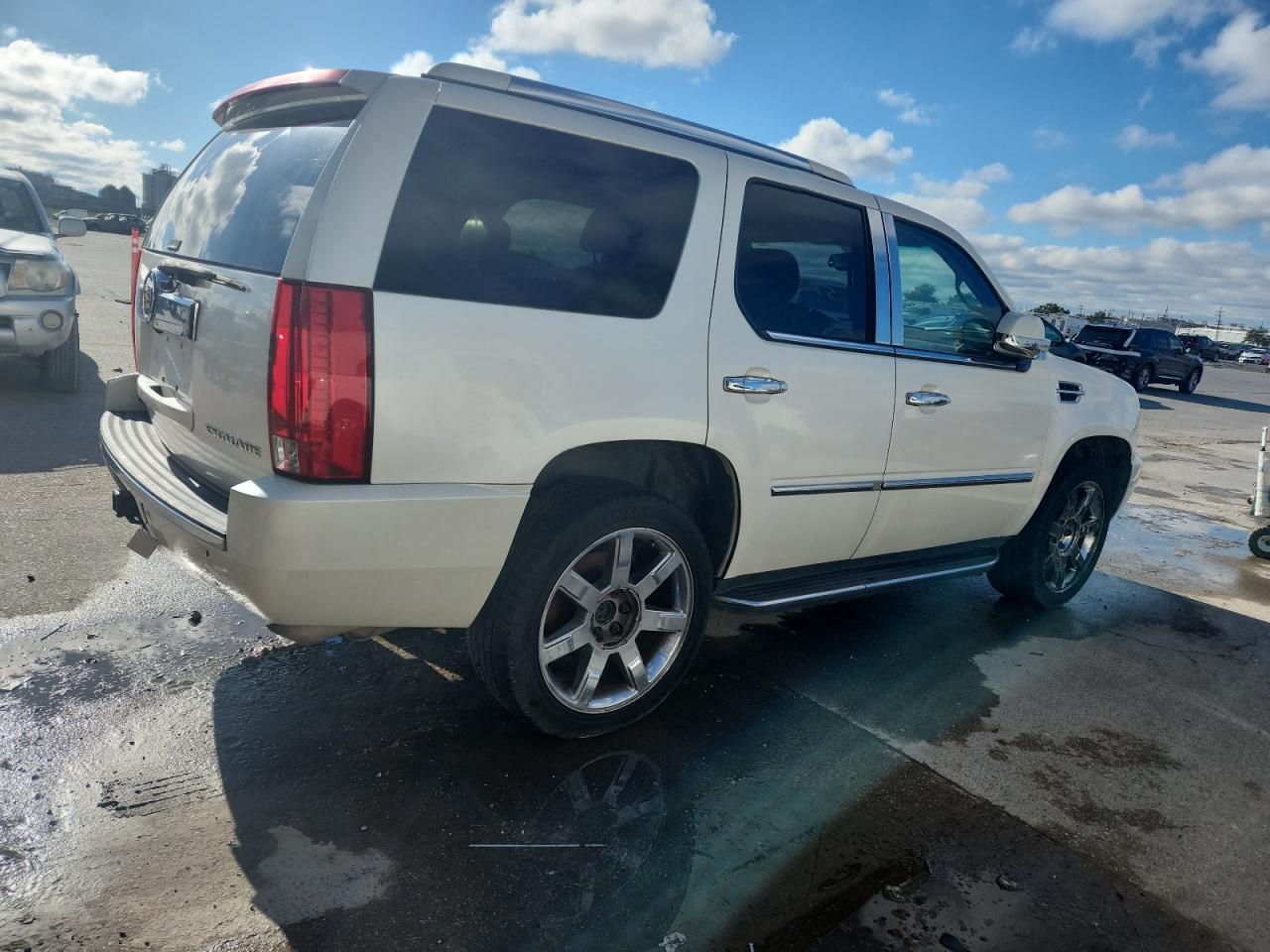 2008 CADILLAC ESCALADE LUXURY photo 5