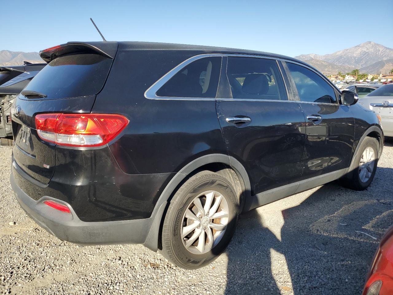 2016 KIA SORENTO L photo 3