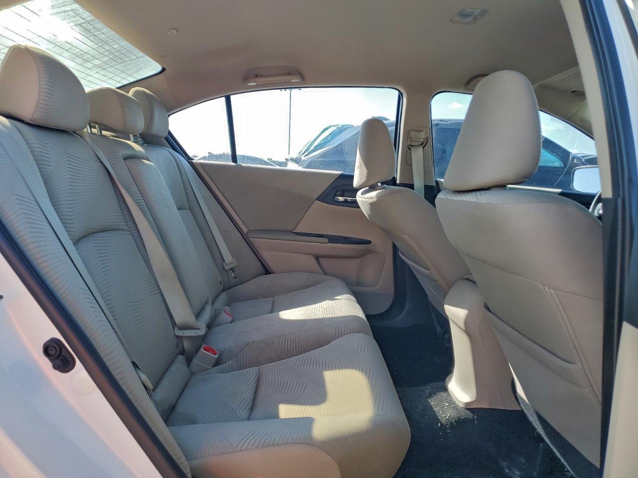 2017 HONDA ACCORD LX photo 28