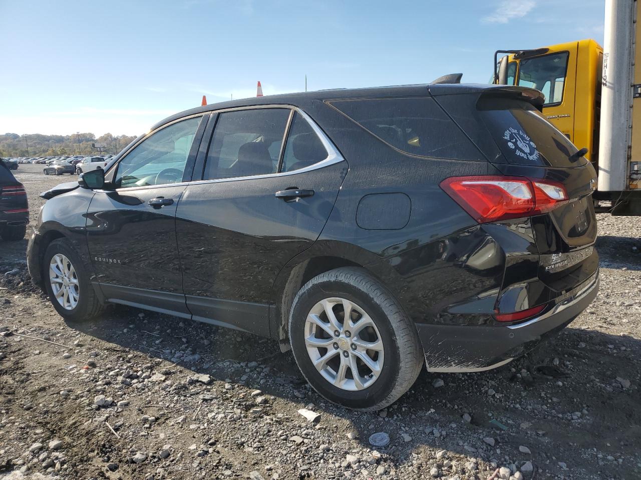 2018 CHEVROLET EQUINOX LT photo 2